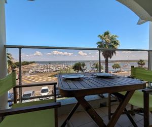 Apartment T2 cabine de 35m2 avec magnifique vue sur le port de plaisance darcachon, avec balcon et parking individuel sécurisé. Arcachon France