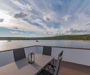 Floating Holiday Home PUNAT Croatia