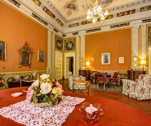 Residenza Storica Palazzo Ricciarelli Volterra Italy