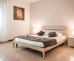 GuestFriendly 405 - Ines Apartment Mestre Italy