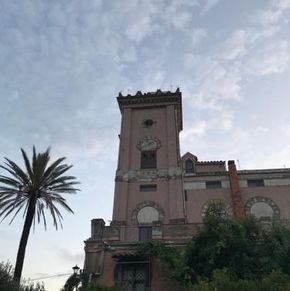 NearBy Hotel