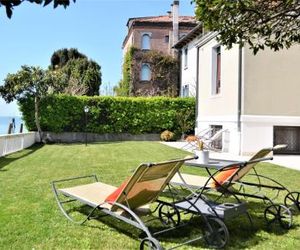 Villa Une with garden, the perfect place for your holidays Lido Italy