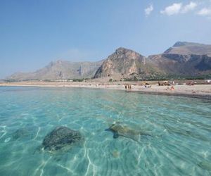 Splendida villetta tra gli ulivi, non distante dal mare Castelluzzo Italy