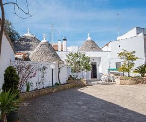 trullo amicizia Alberobello Italy