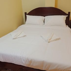NearBy Hotel