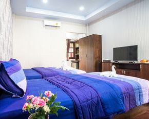 NearBy Hotel