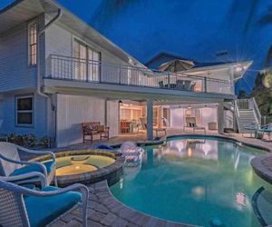 Surrounded By Sea Breezes Anna Maria Island United States
