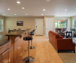 Downtowner-AC-2BR/1BA Bend United States