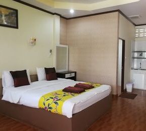 NearBy Hotel