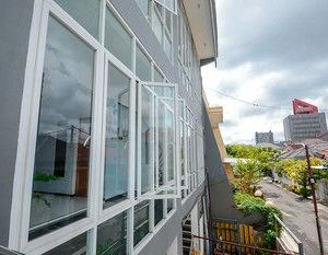 OYO 661 Galaxy Homestay Surabaya Indonesia