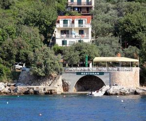 Seaside apartments with a swimming pool Molunat (Dubrovnik) - 3544 Gruda Croatia