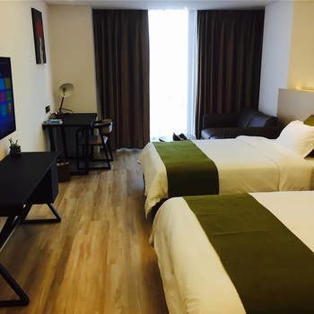 Hotel Photo 12
