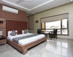 OYO 10226 Hotel Surya Palace Drug India