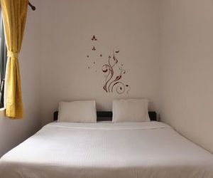 OYO 10403 Home Modern Studios Candolim Anjuna India