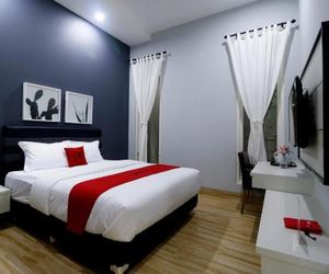 RedDoorz Premium near RS pondok indah Jakarta Indonesia