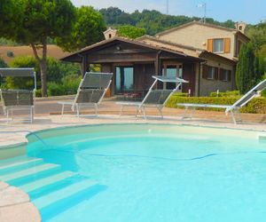 FANO. BELLISSIMA VILLA CON PISCINA A 3 KM DAL MARE Fano Italy