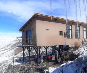 ArribadelValle - Casas de Altura Potrerillos Argentina