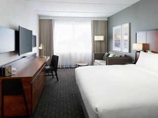 Hotel pic Doubletree By Hilton Montreal Airport
