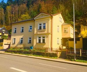 Apartmentshaus Elbblick Zimmer "Bergblick" Bad Schandau Germany