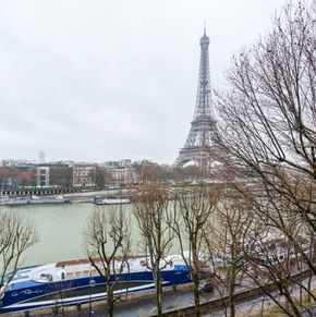 NearBy Hotel