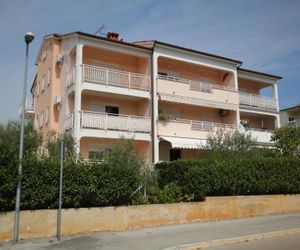 Apartments with a parking space Novigrad - 7049 Novigrad Croatia