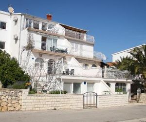 Apartments with a parking space Seget Vranjica (Trogir) - 11561 Seget Vranjica Croatia