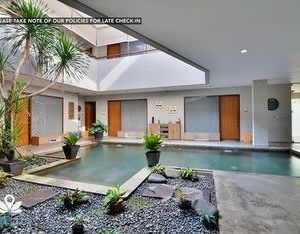 ZEN Rooms Permata Karawaci Tangerang Indonesia