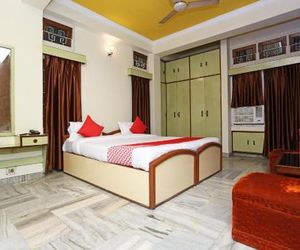 OYO 11696 Holiday Inn Guest House Guwahati India