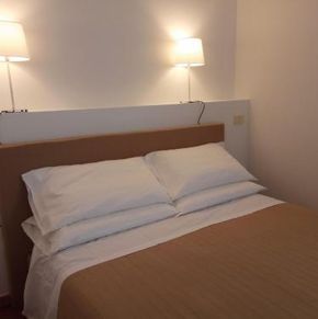 NearBy Hotel