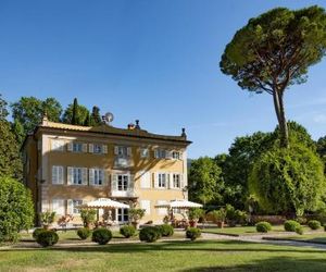 Coselli s Collection. Luxury Villas Rental Capannori Italy