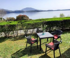Bmp Apartment Azalea con giardino e vista lago Belgirate Italy