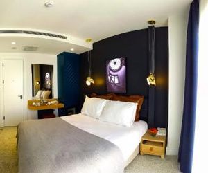 Maroon Tomtom Istanbul Turkey