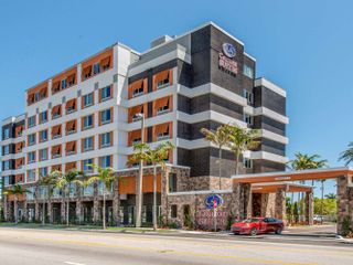 Фото отеля Comfort Suites Fort Lauderdale Airport & Cruise Port