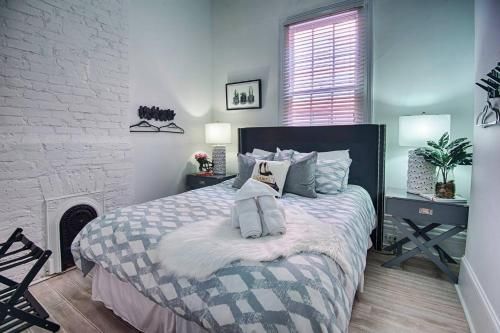 Five BR – Sleeps 10! Steps from French Quarter