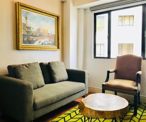 Cozy Pad Heart of BGC Fort nearSt.Luke HiSpeedWiFi Manila Philippines