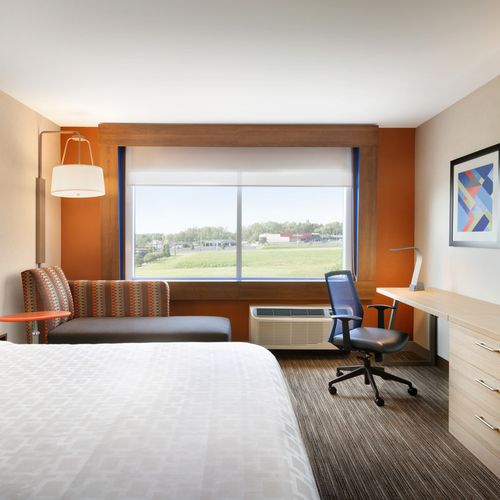 Photo of Holiday Inn Express & Suites Findlay North, an IHG Hotel