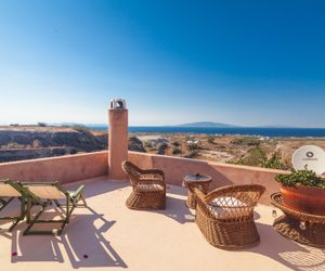 ROSE PEPPER - Junior Apartment Oia Greece