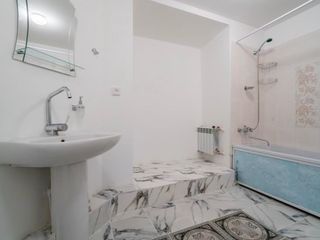 Апартаменты в Адмиралтейский район — 100 кв. м., спальни: 8, собственных ванных: 3