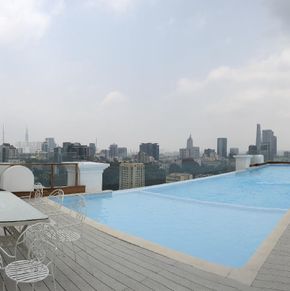 NearBy Hotel