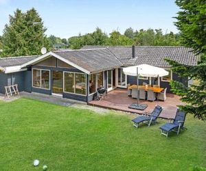 Three-Bedroom Holiday Home in Dronningmolle Dronningmolle Denmark