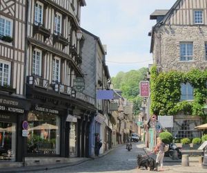 Au Coeur De La Ville Honfleur France