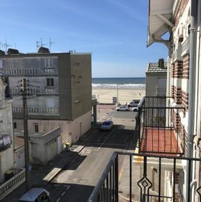 NearBy Hotel