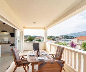 Three-Bedroom Apartment in Lumbarda Lumbarda Croatia