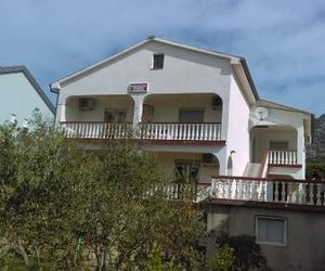 Guesthouse BILI Karlobag Croatia