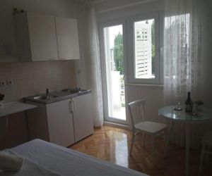 Guesthouse Duce (4174) Omis Croatia
