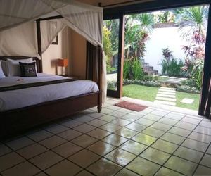 Villa Red Wood Forest Canggu Indonesia