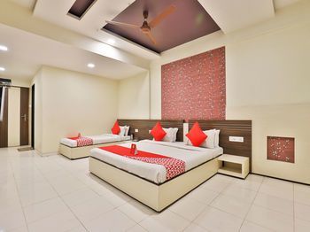 OYO 14235 Hotel Ostria