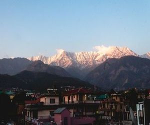 OYO 13229 Home Hill View with Pool McLeod Ganj India