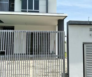 Orkid Homestay  Nilai Impian Kampong Baharu Nilai Malaysia