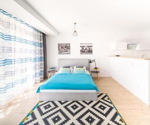 Raval Apartments - Light Blue Rewal Poland